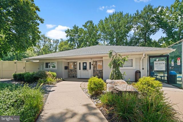 52 WILLOW CT, Hamilton, NJ 08619