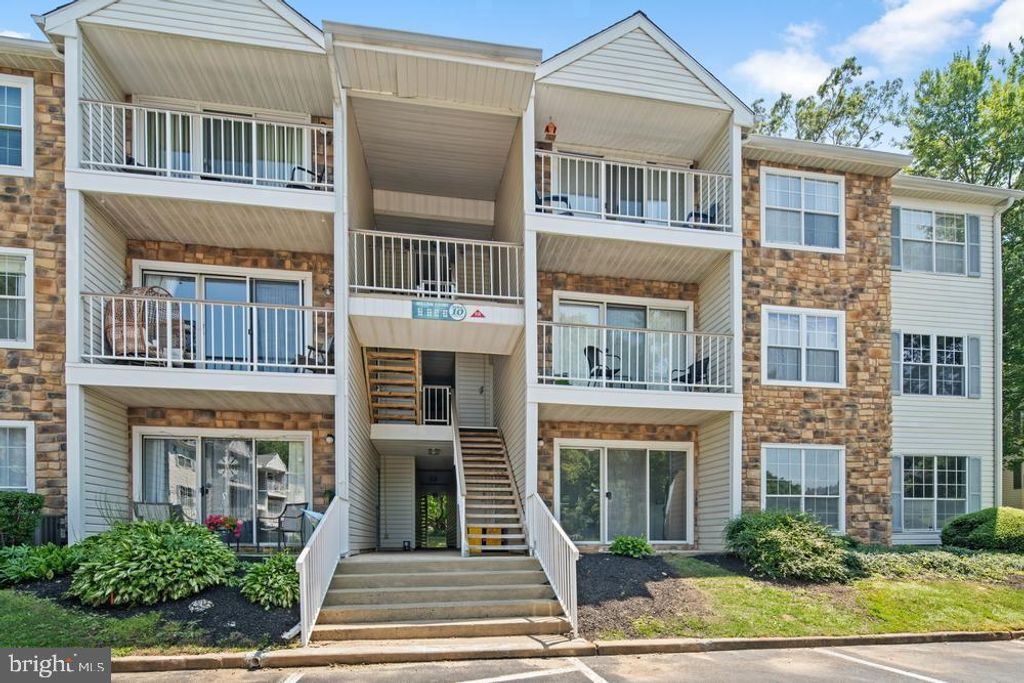 52 WILLOW CT, Hamilton, NJ 08619