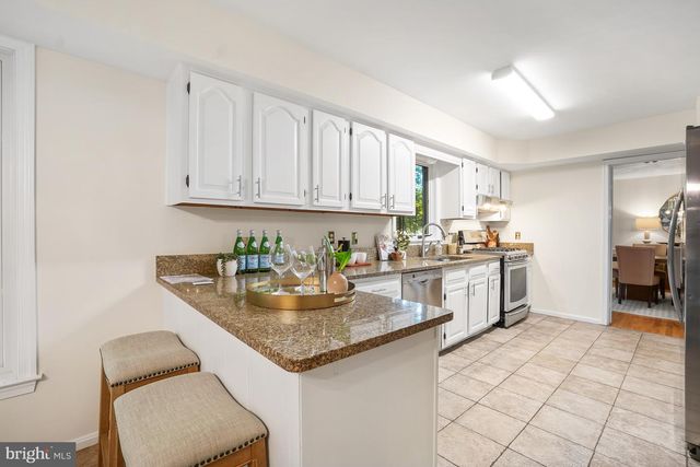 11701 BEEKMAN PL, Potomac, MD 20854