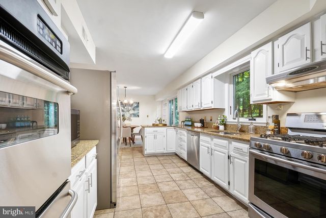 11701 BEEKMAN PL, Potomac, MD 20854