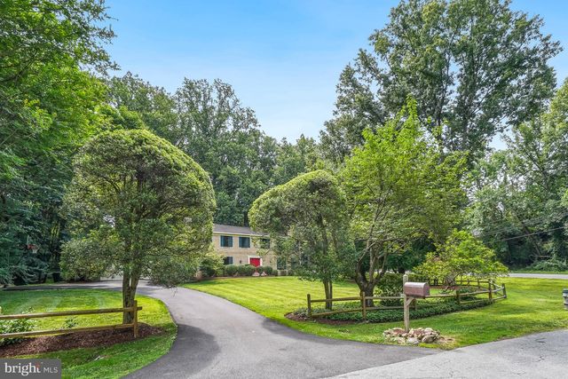 11701 BEEKMAN PL, Potomac, MD 20854