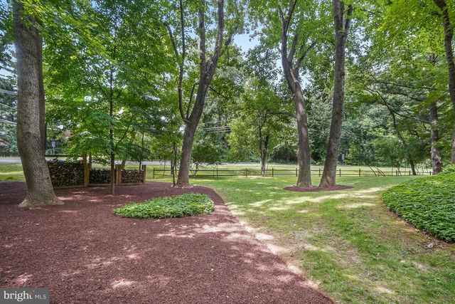 11701 BEEKMAN PL, Potomac, MD 20854