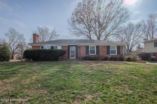 7820 Oxted Ln, Louisville, KY 40222