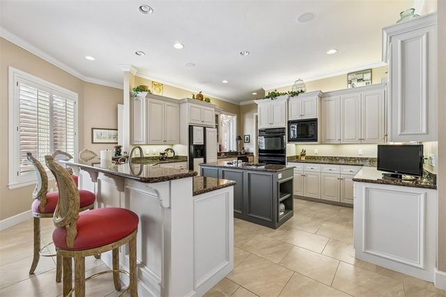 805 Hawkesbury Park, Norman, OK 73072