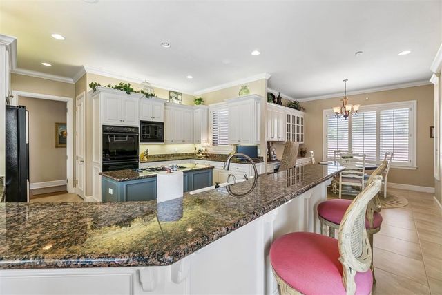 805 Hawkesbury Park, Norman, OK 73072