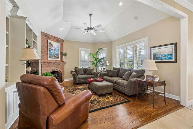 805 Hawkesbury Park, Norman, OK 73072