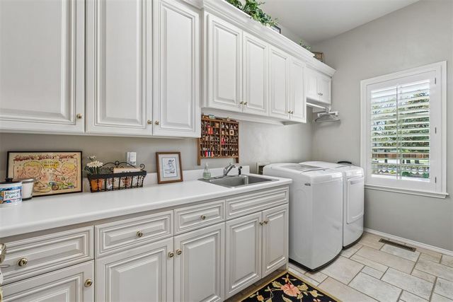 805 Hawkesbury Park, Norman, OK 73072