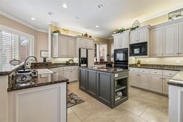 805 Hawkesbury Park, Norman, OK 73072