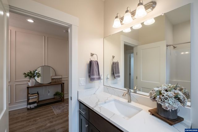 593 NE Evergreen Av, Dallas, OR 97338