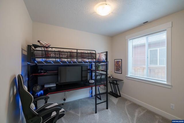 593 NE Evergreen Av, Dallas, OR 97338