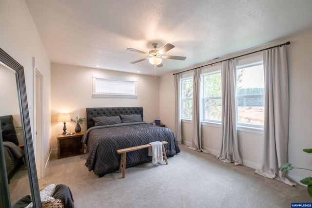 593 NE Evergreen Av, Dallas, OR 97338