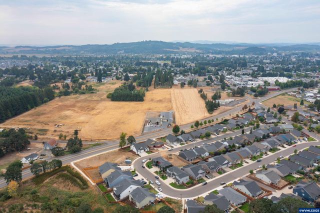 593 NE Evergreen Av, Dallas, OR 97338