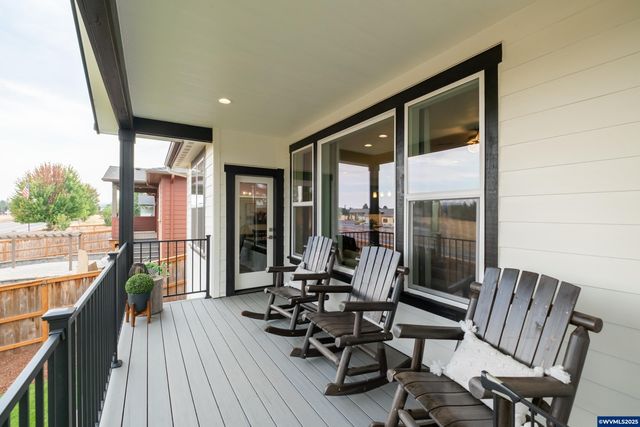 593 NE Evergreen Av, Dallas, OR 97338