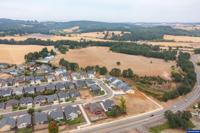 593 NE Evergreen Av, Dallas, OR 97338