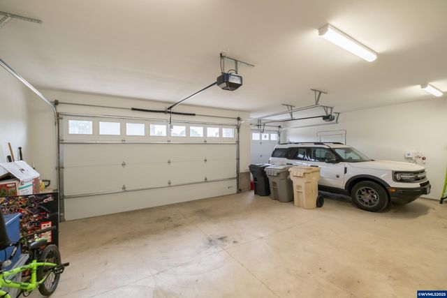 593 NE Evergreen Av, Dallas, OR 97338