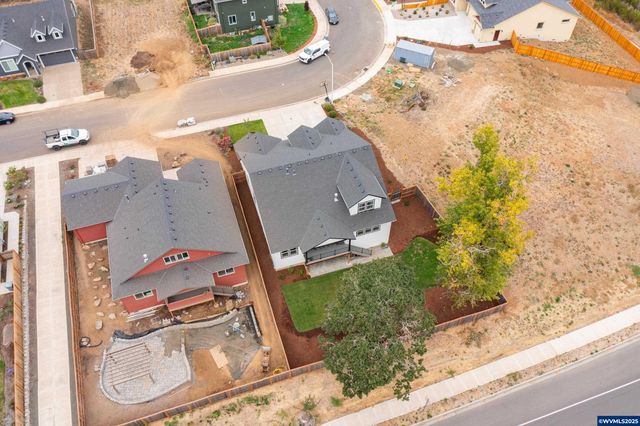 593 NE Evergreen Av, Dallas, OR 97338