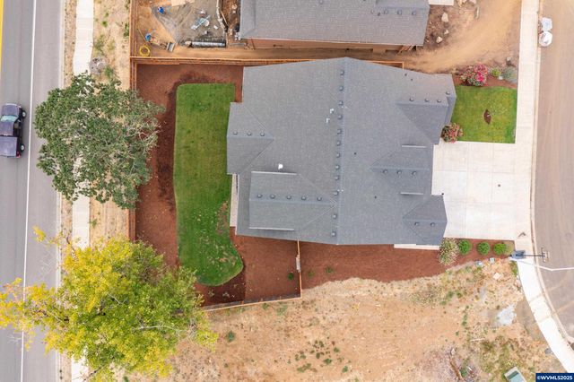 593 NE Evergreen Av, Dallas, OR 97338