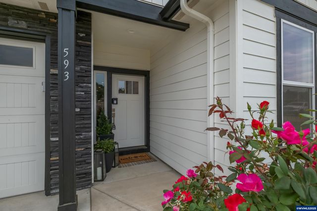 593 NE Evergreen Av, Dallas, OR 97338