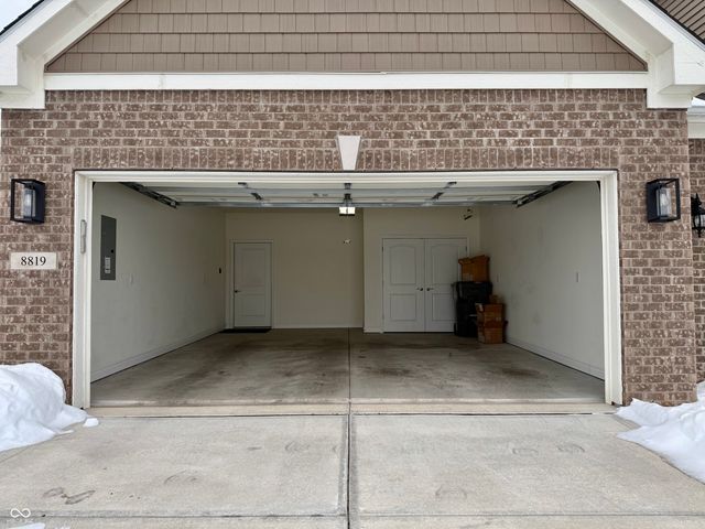 8819 Twain Lane, Indianapolis, IN 46239