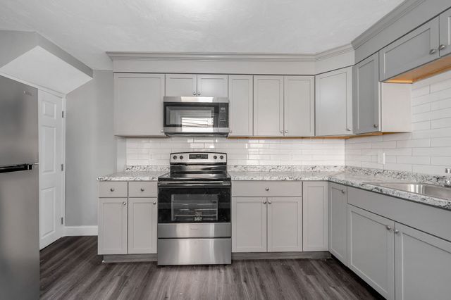 50 Willow Street 50, Lowell, MA 01852
