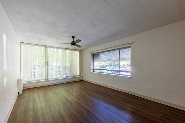 1008 Washington Boulevard 5, Oak Park, IL 60302