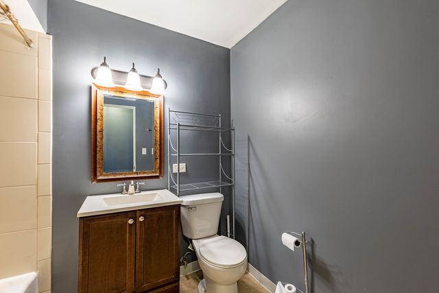 1008 Washington Boulevard 5, Oak Park, IL 60302