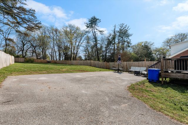 106 7th Ave, Columbia, TN 38401