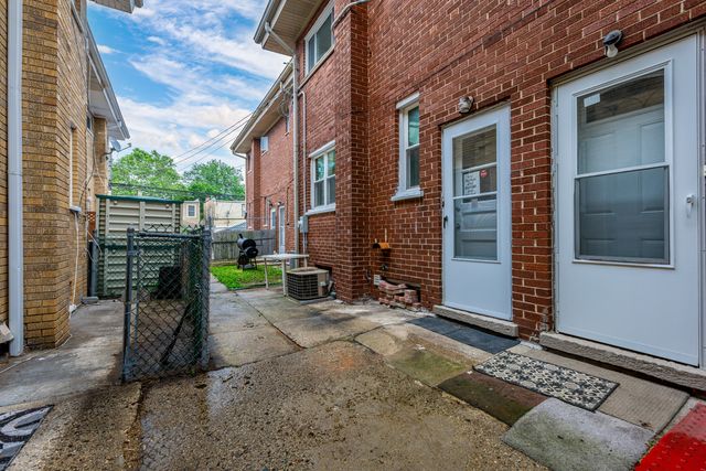 5107 N SPRINGFIELD Avenue B, Chicago, IL 60625