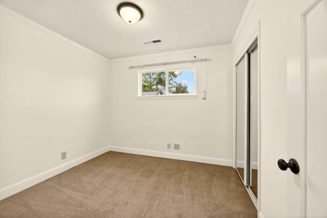 1059 Terra Avenue, Ashland, OR 97520