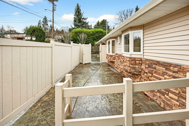 1059 Terra Avenue, Ashland, OR 97520