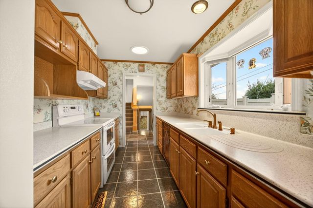 1059 Terra Avenue, Ashland, OR 97520