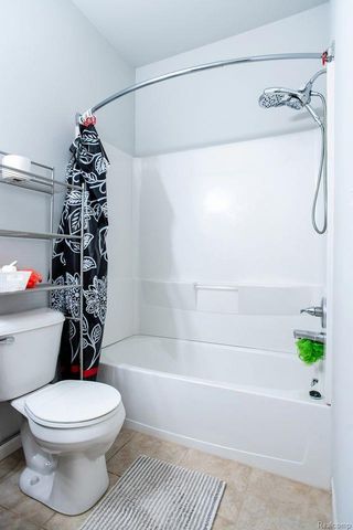 29509 Woodpark Circle, Warren, MI 48092