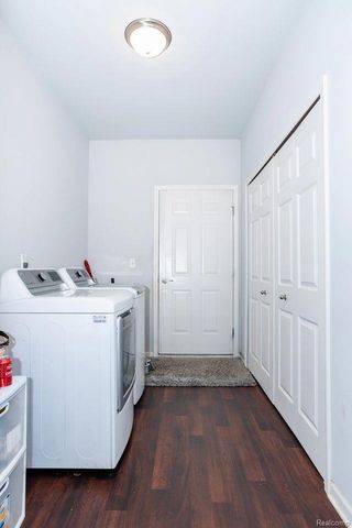 29509 Woodpark Circle, Warren, MI 48092