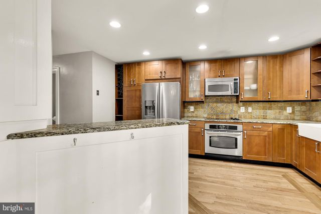 3517 SOFFIT PL, Woodbridge, VA 22192