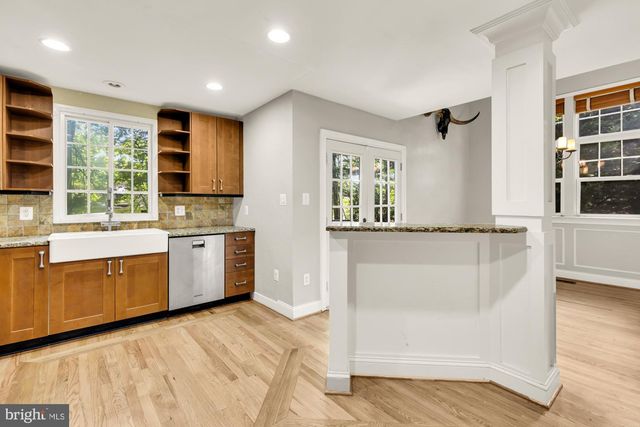 3517 SOFFIT PL, Woodbridge, VA 22192