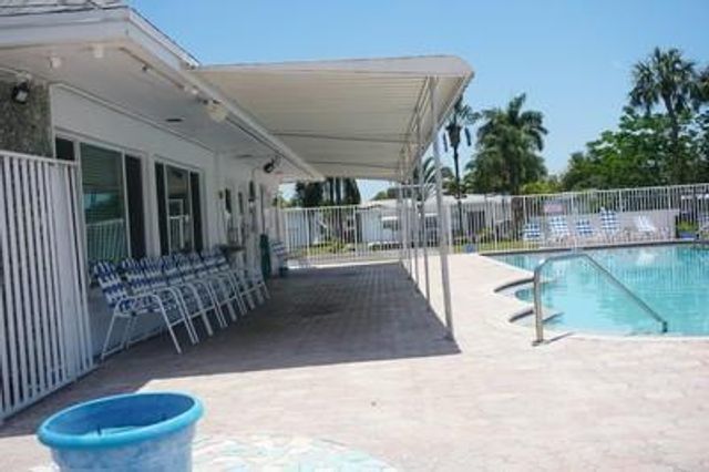 1745 NW 68th Ave, Margate, FL 33063