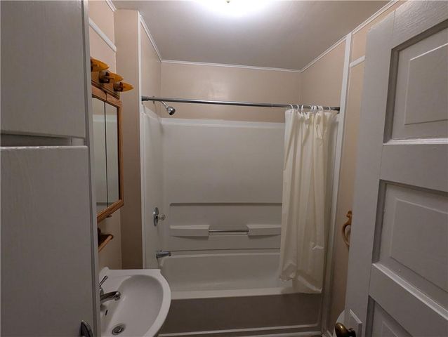 934 3rd Avenue W, Horton, KS 66439