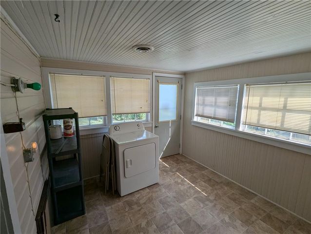 934 3rd Avenue W, Horton, KS 66439