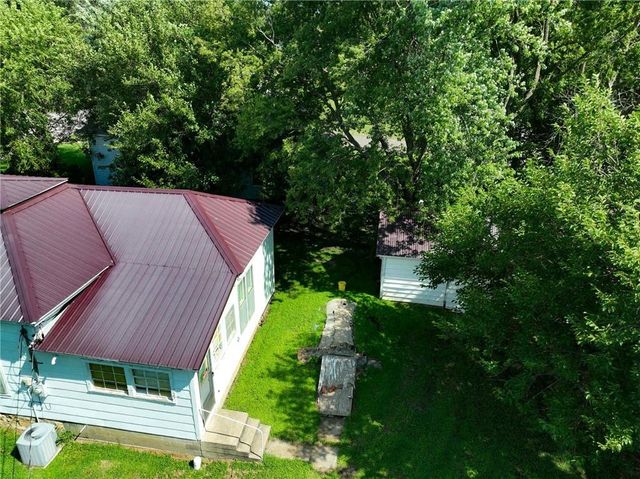 934 3rd Avenue W, Horton, KS 66439