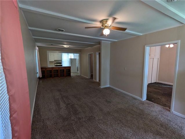 934 3rd Avenue W, Horton, KS 66439