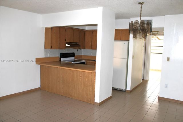 2260 W 55th St 3, Hialeah, FL 33016