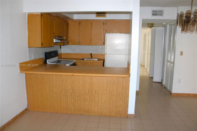 2260 W 55th St 3, Hialeah, FL 33016