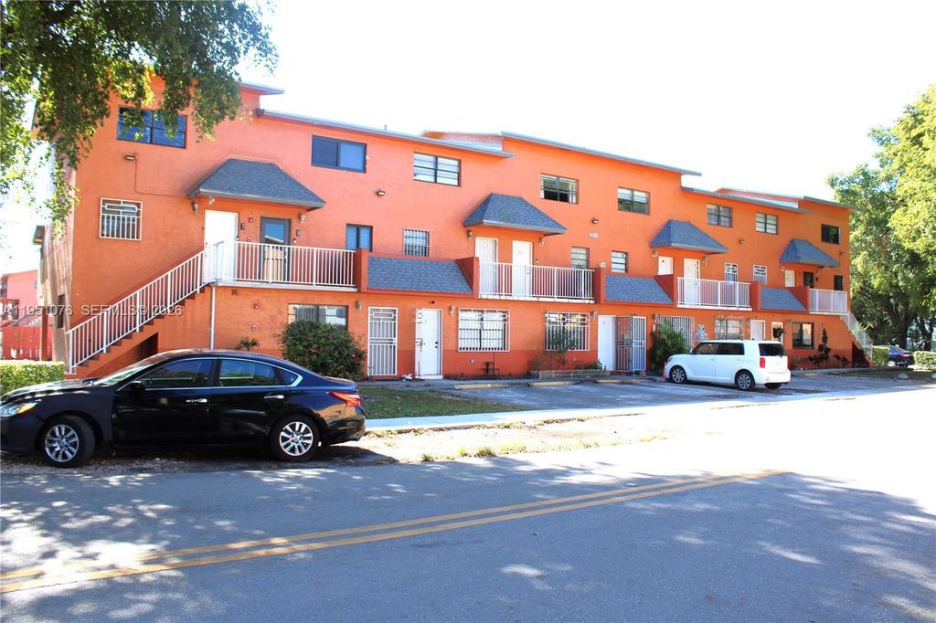 2260 W 55th St 3, Hialeah, FL 33016