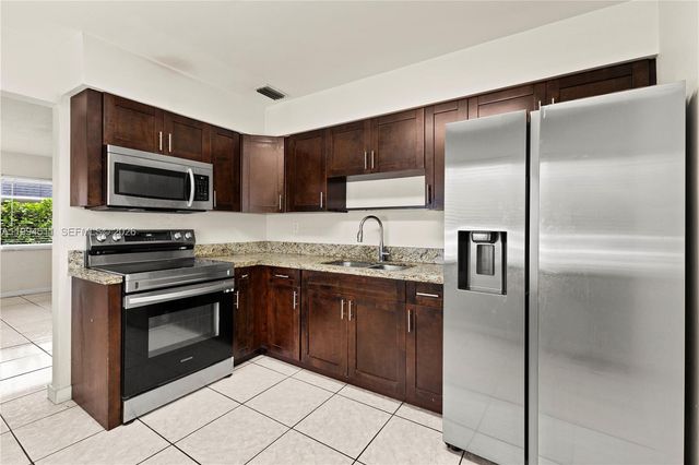 6121 SW 40th Ct A, Miramar, FL 33023