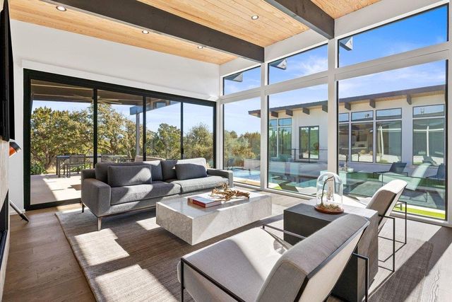 197 Gaucho WAY, Dripping Springs, TX 78620