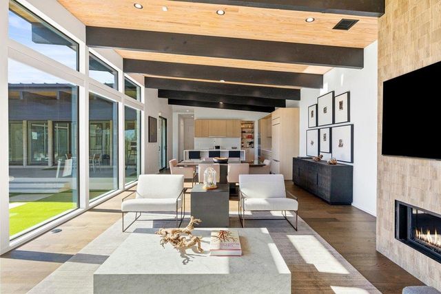 197 Gaucho WAY, Dripping Springs, TX 78620