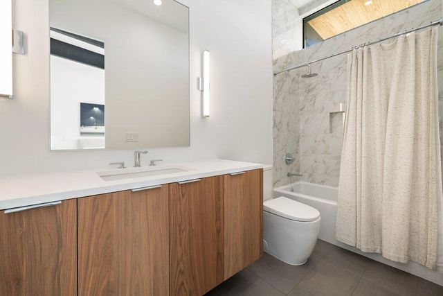 197 Gaucho WAY, Dripping Springs, TX 78620