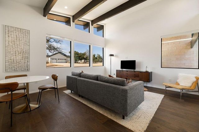 197 Gaucho WAY, Dripping Springs, TX 78620