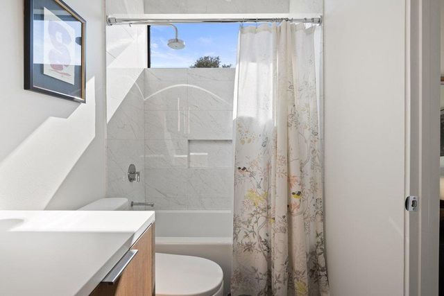 197 Gaucho WAY, Dripping Springs, TX 78620