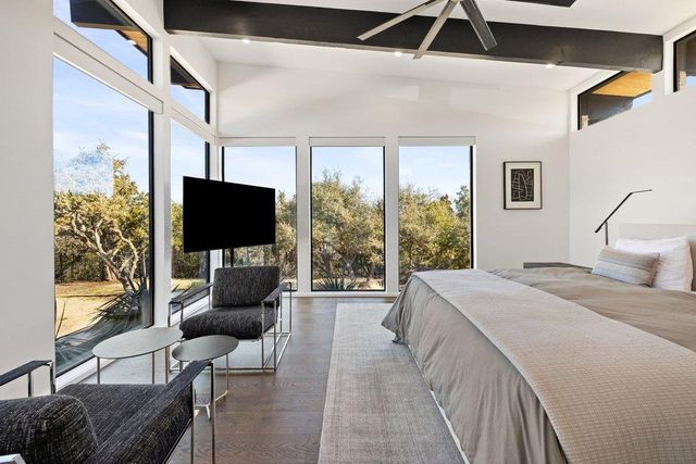 197 Gaucho WAY, Dripping Springs, TX 78620